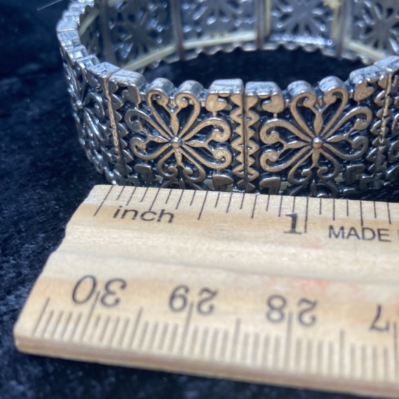 Silver Tone Metal Openwork Bracelet Stretch - Picture 4 of 8